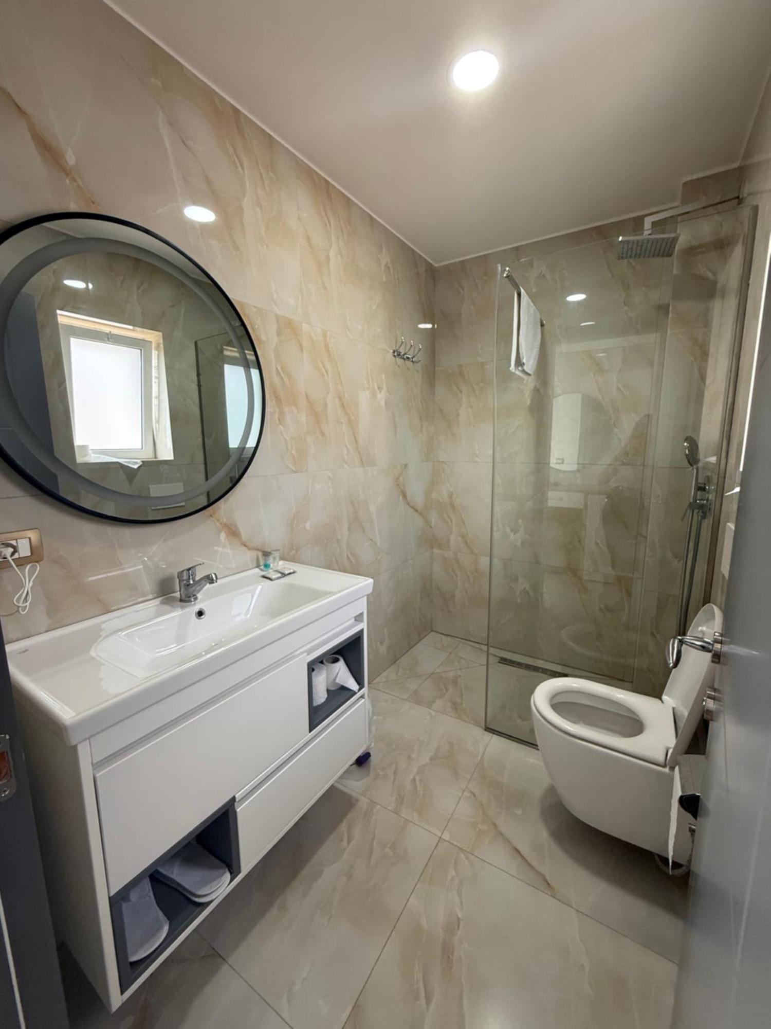 Shëngjin Hotel Leodori 1 מראה חיצוני תמונה